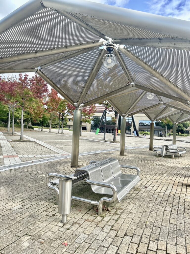 公園のベンチ