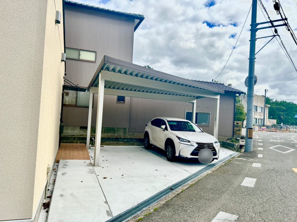 ケーキ屋駐車場