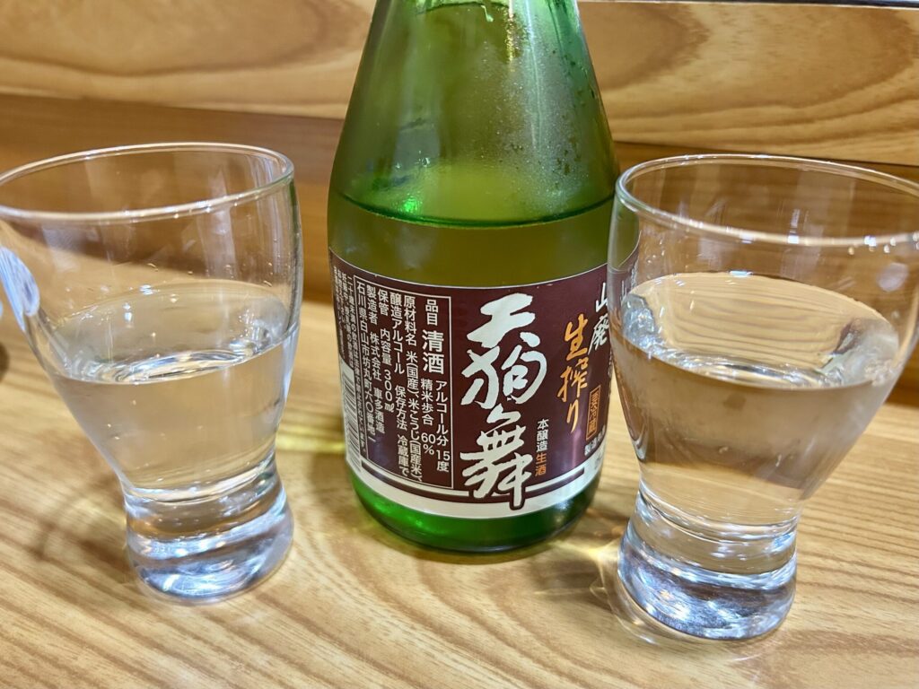 白山市の日本酒天狗舞と２つのグラス