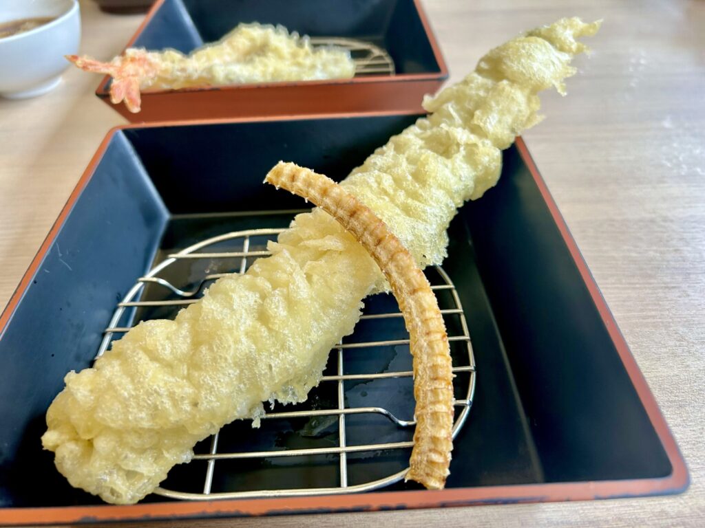 穴子の天ぷらと骨せんべい