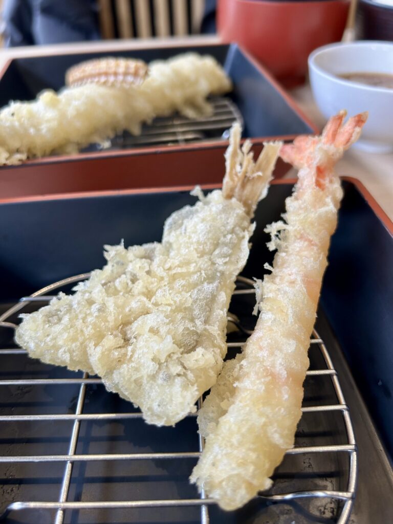 エビとホウボウの天ぷら