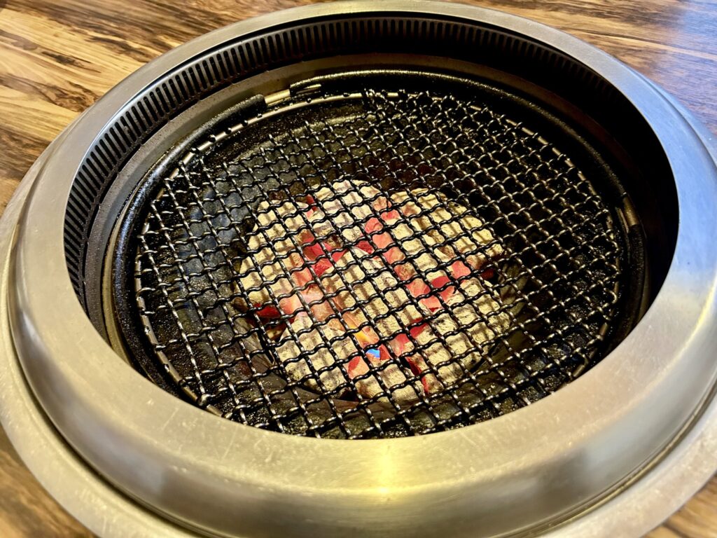 炭火と網のロースター