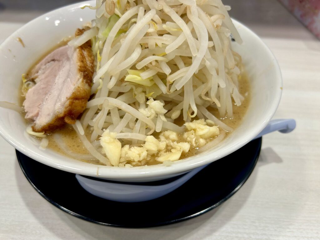 たっぷりの刻みニンニク