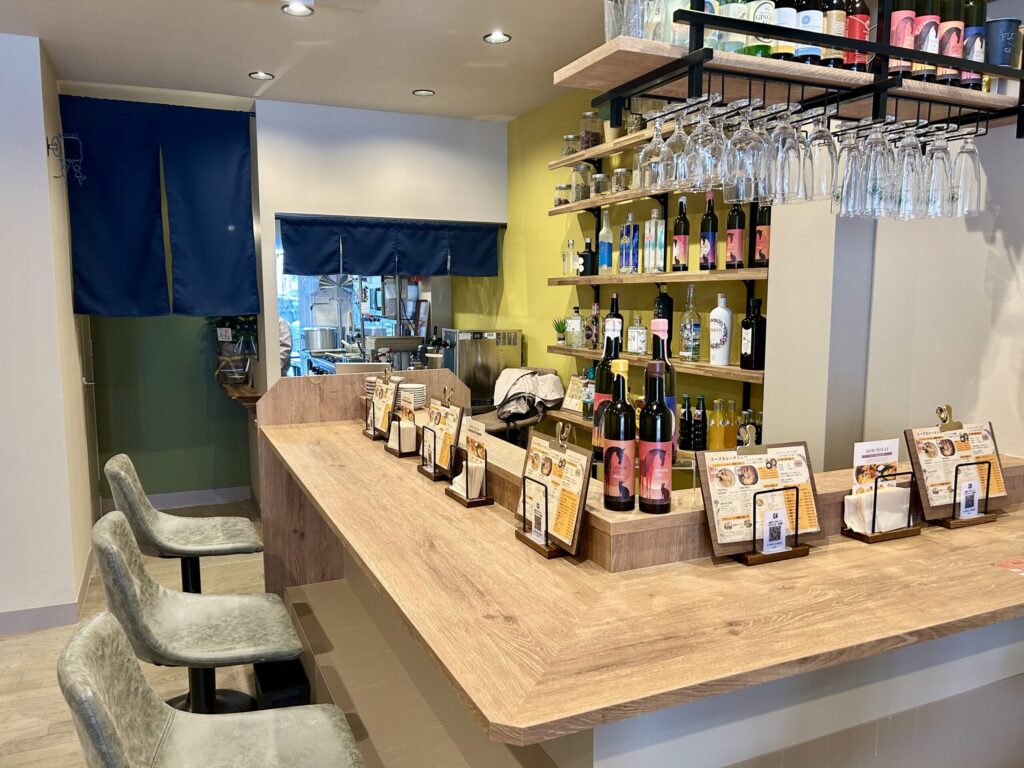 バーのようなカウンター席