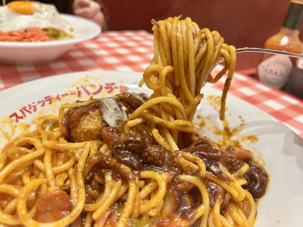 ナポリタンの麺上げ