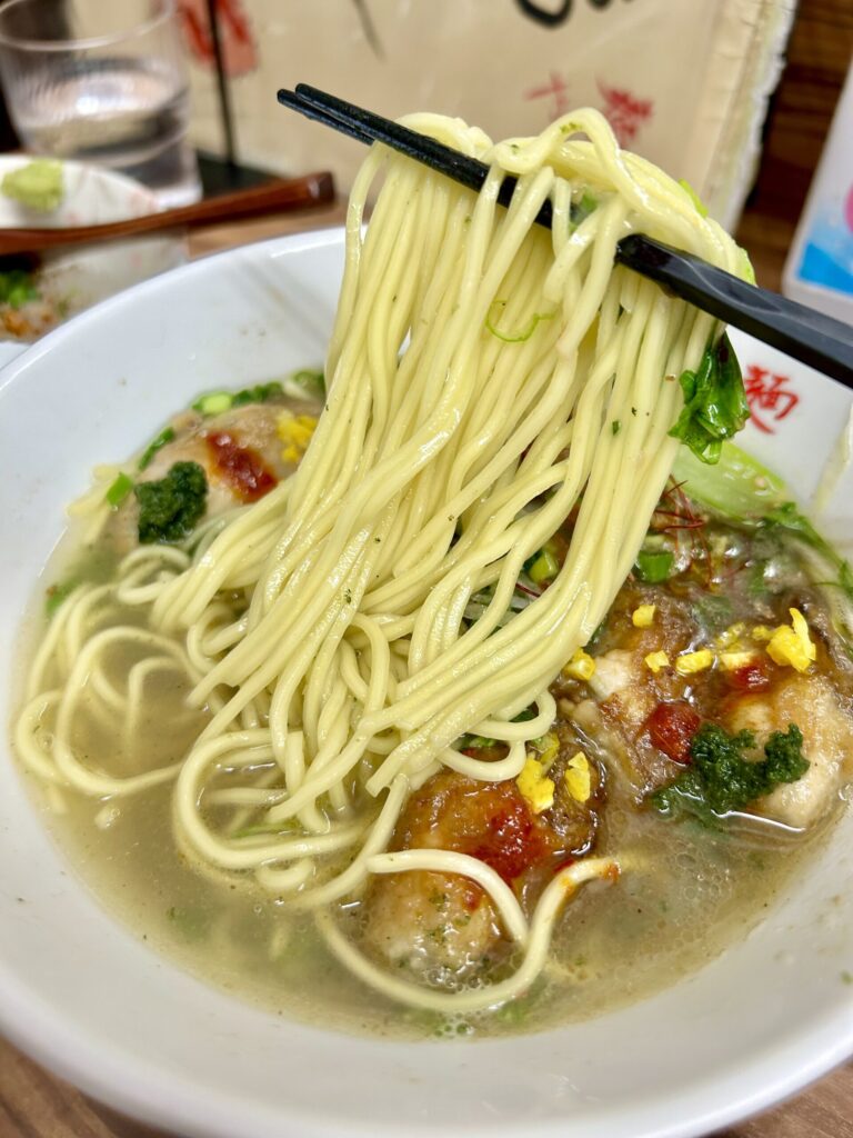 かき塩ラーメンの麺