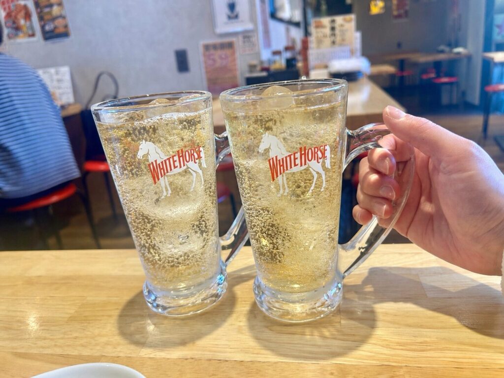 グラスに注がれたハイボール