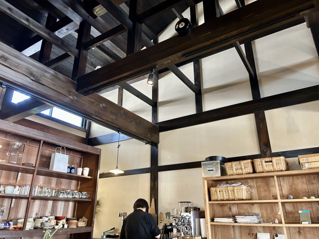 輪島市のHosi bosi coffeeの落ち着いた店内