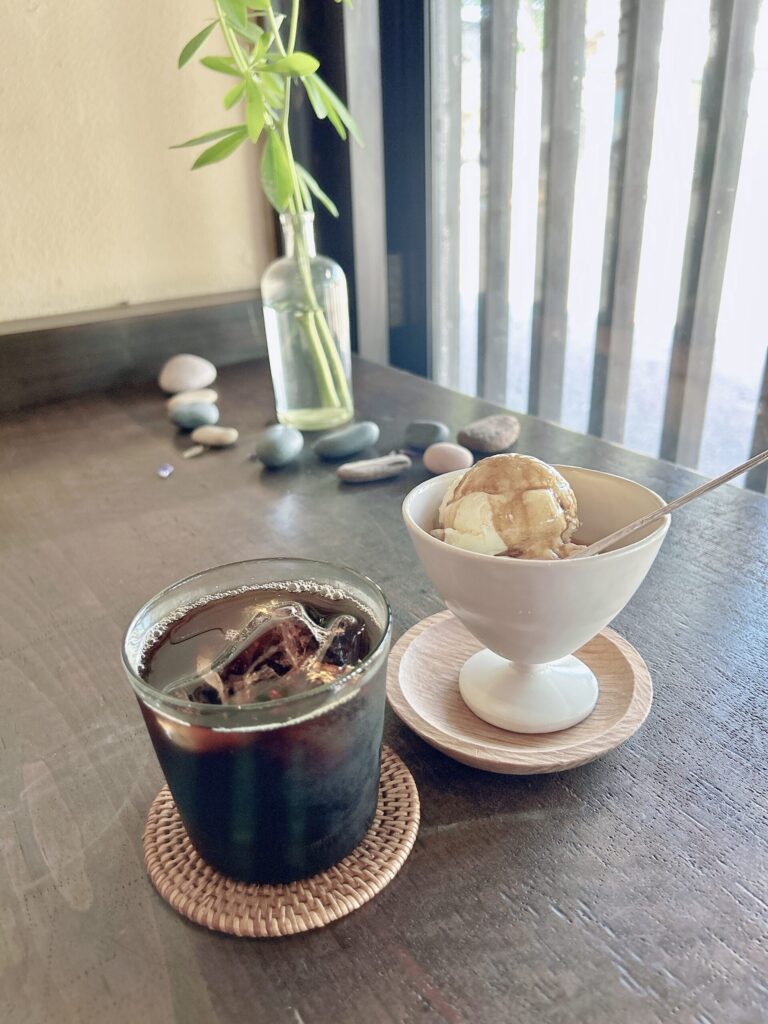 Hosi bosi coffeeの人気メニュー アフォガードとアイスコーヒー