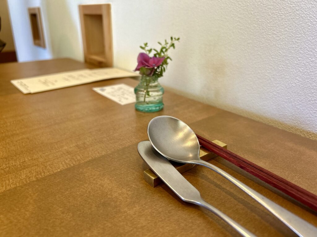 スプーン、フォークと箸